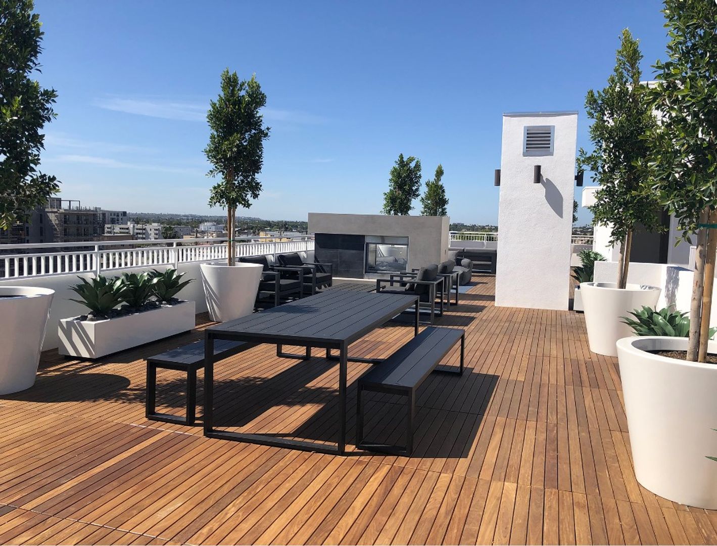 Los Angeles Apartment: 3766 Motor Ave.