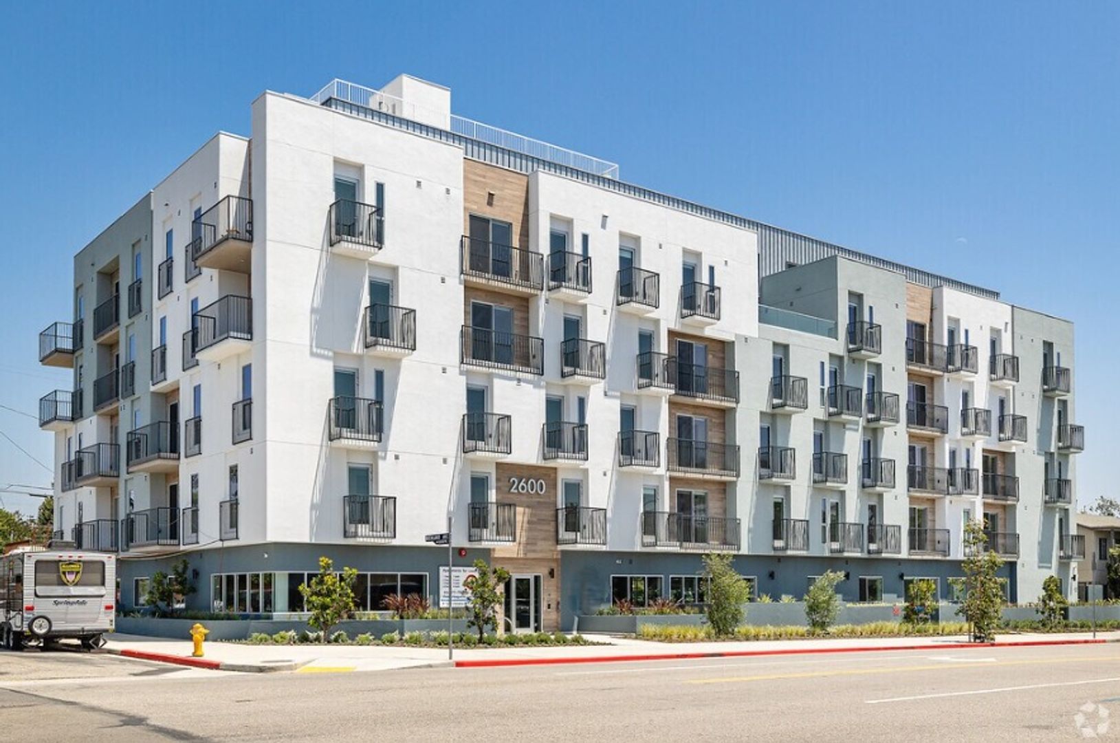 Los Angeles Apartment: 2600 S. Sepulveda Blvd.