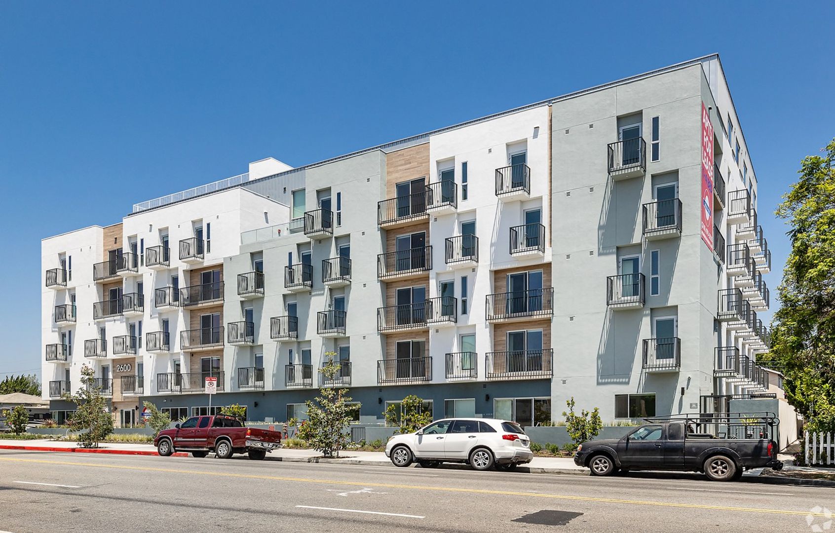 Los Angeles Apartment: 2600 S. Sepulveda Blvd.