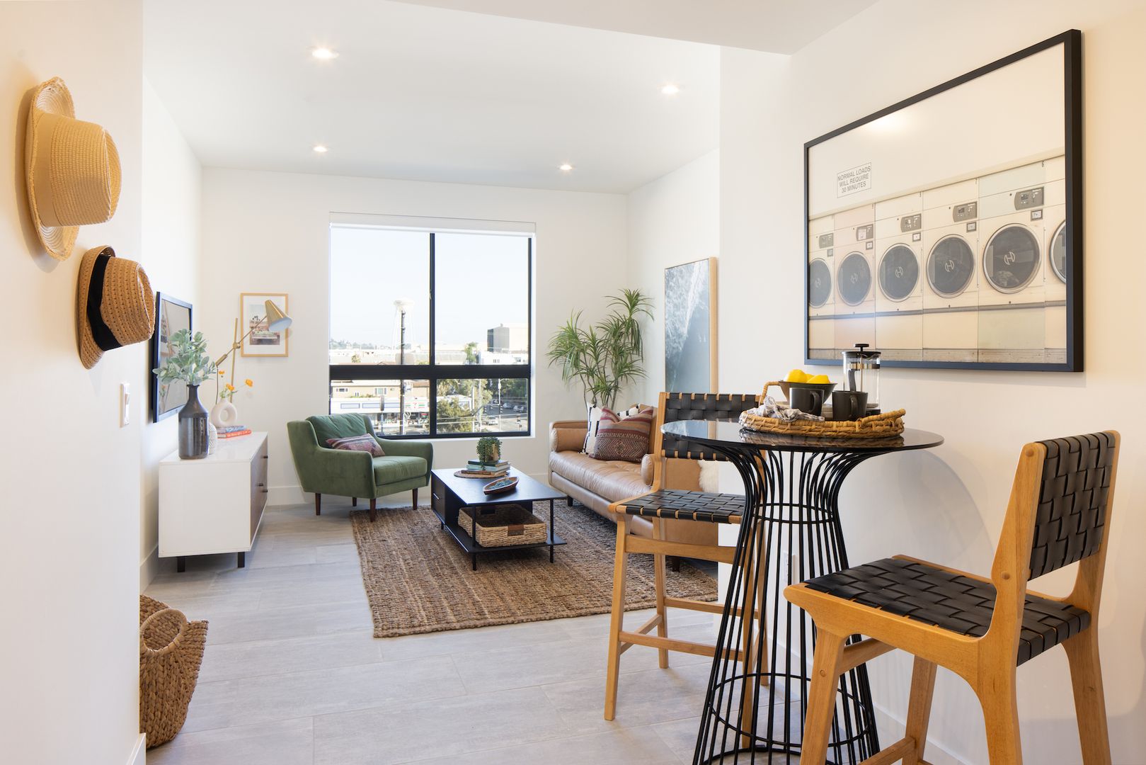 Los Angeles Apartment: 3766 Motor Ave.