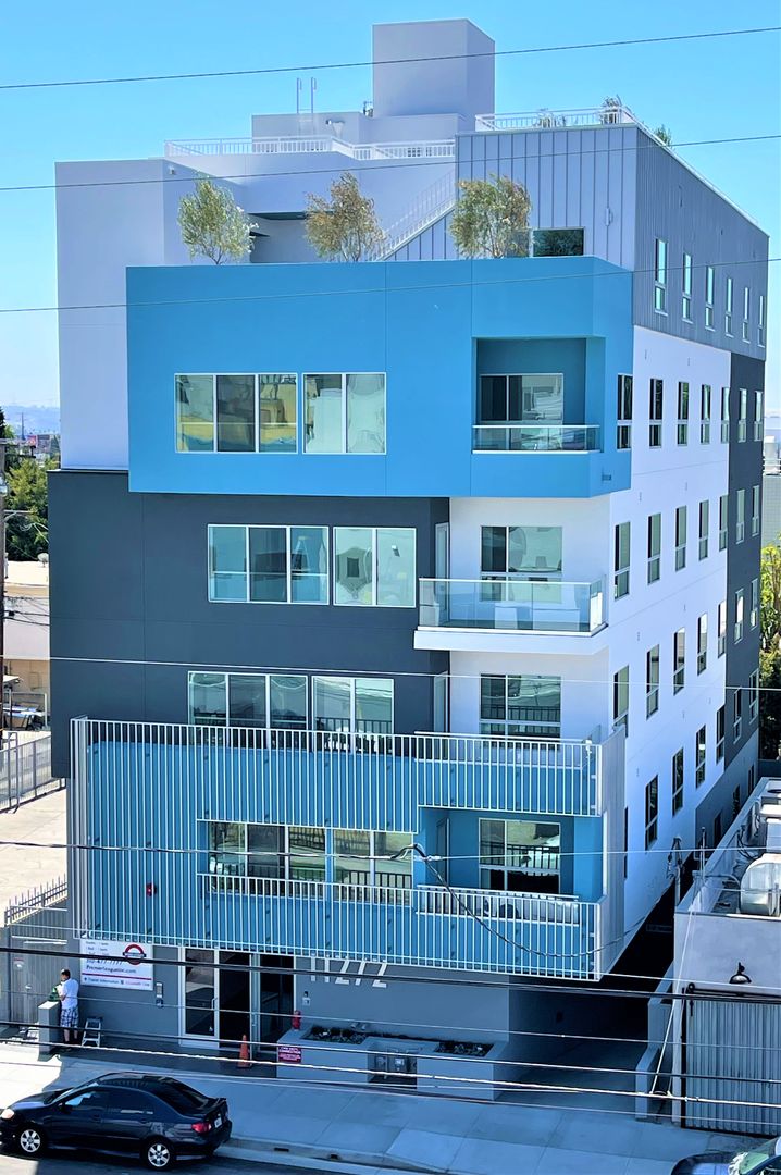 Los Angeles Apartment: 11272 Nebraska Ave.