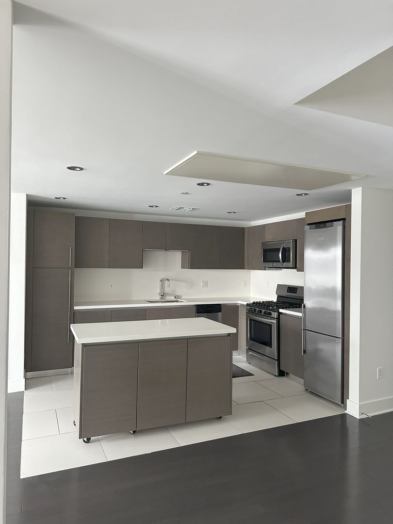Los Angeles Condo: 1730 Sawtelle Blvd.