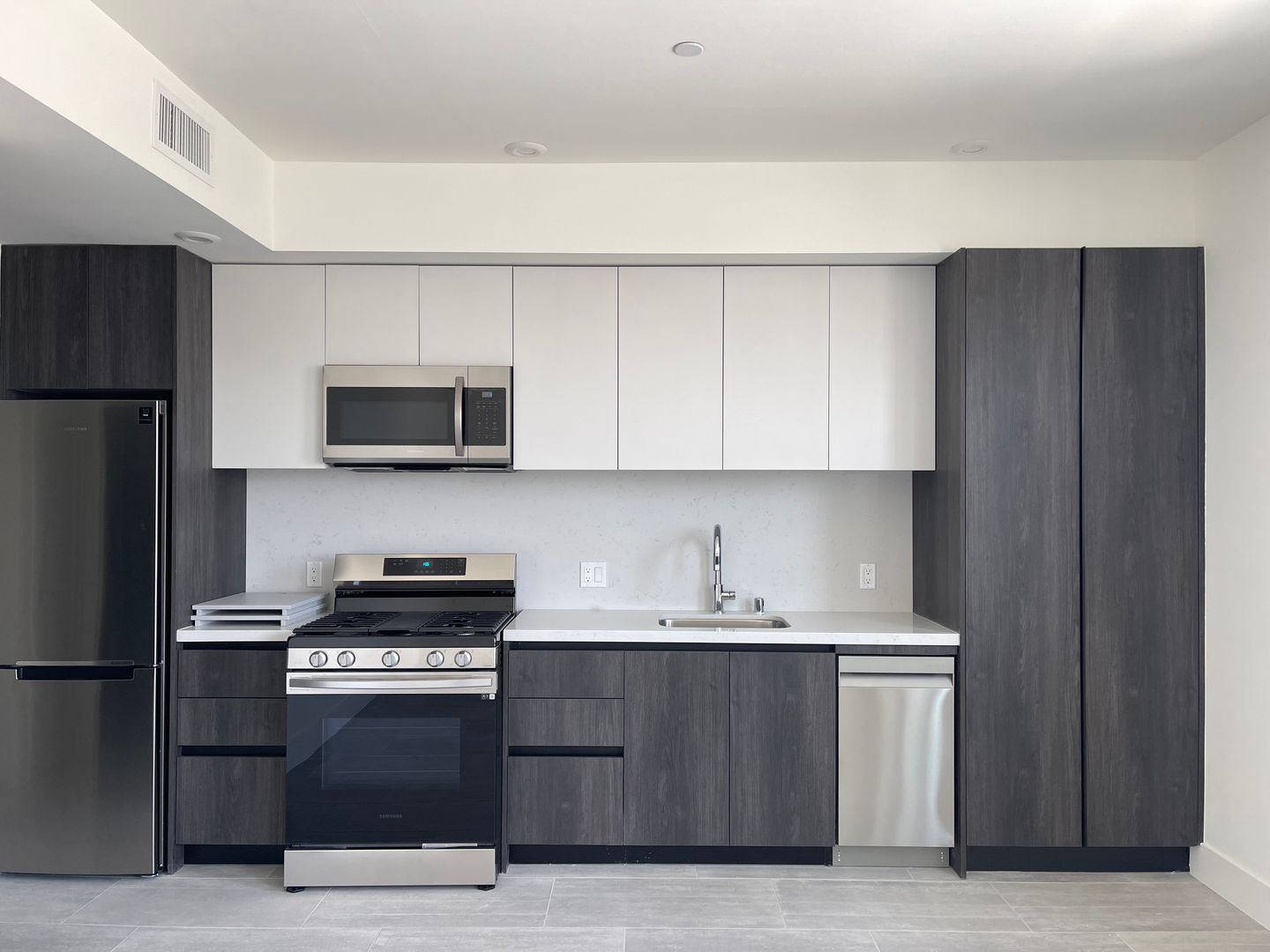 Los Angeles Apartment: 3766 Motor Ave.