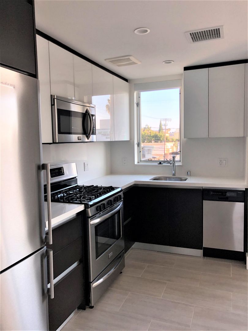 Los Angeles Apartment: 1750 Sawtelle Blvd.