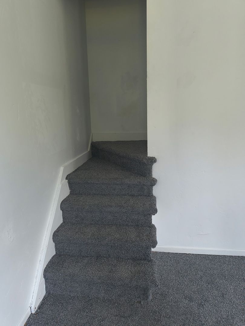 Green Bay House: 106 S Clay St