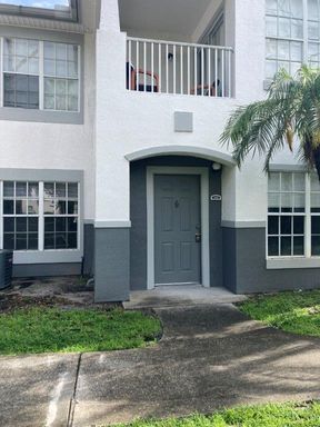 Beautiful 2BD / 2BA Condo – Close to Universal! – photo 1