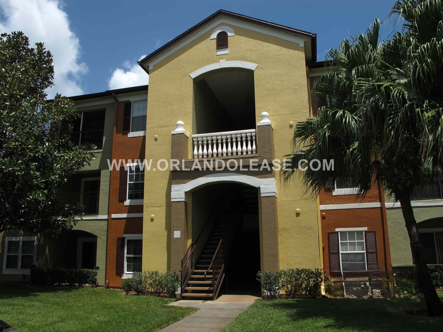 ORLANDO Condo: 738 CREST PINES DR #721