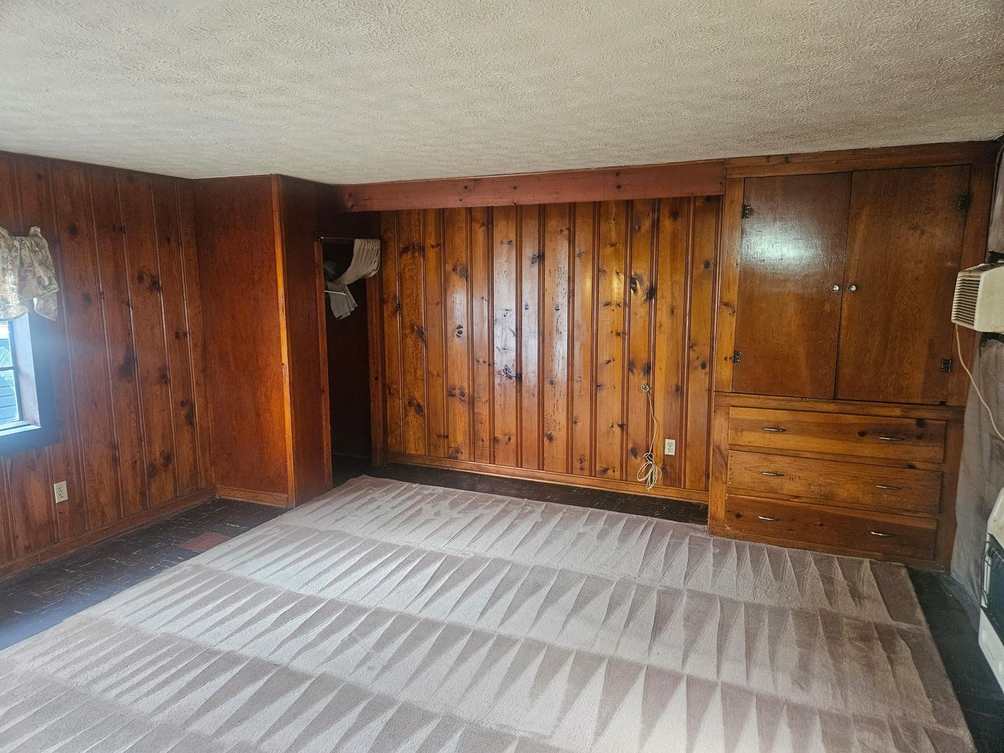 860 Cleveland Street 