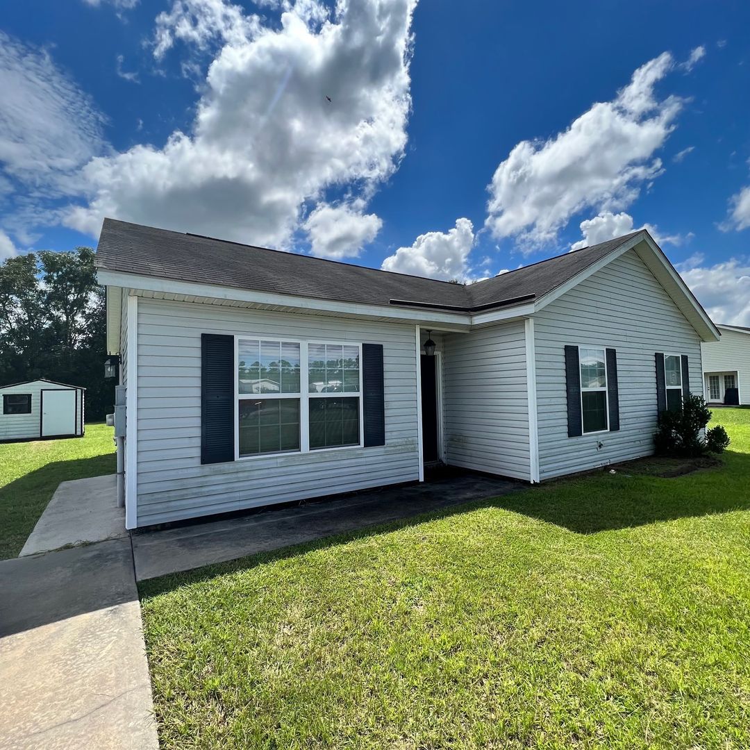 Statesboro House: 6438 Swallowtail Dr.