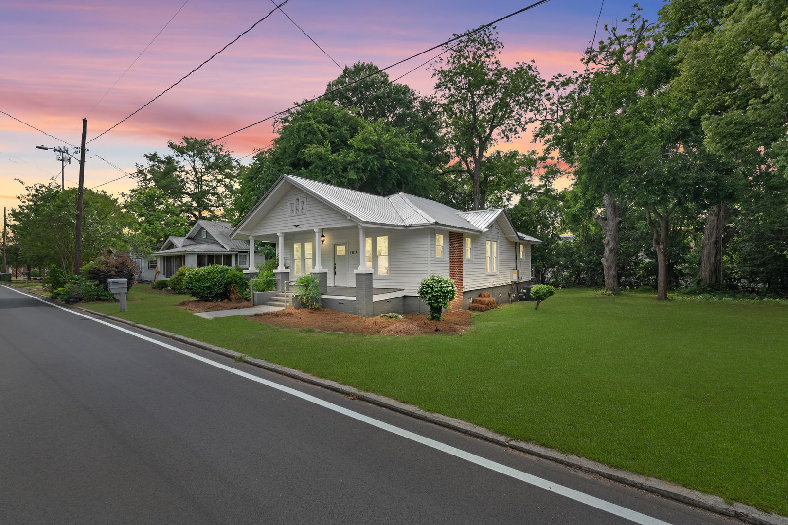 Statesboro House: 107 S Mulberry St