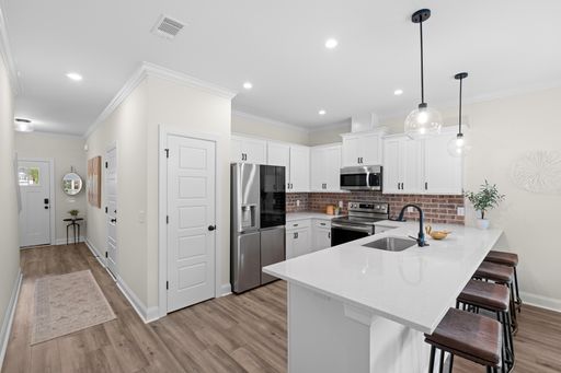 Twin Oaks - Richmondhill, GA – photo 1