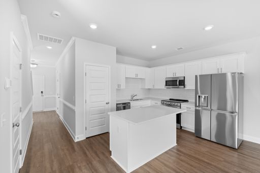 Woodford Station - 3 Bedroom – photo 1