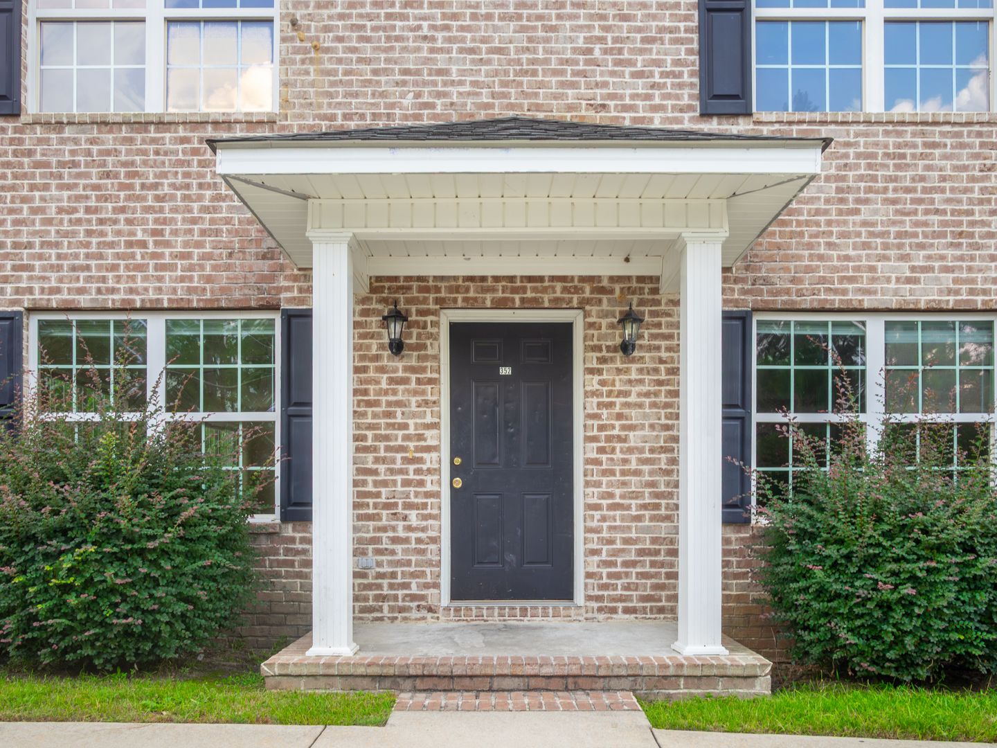 Statesboro Apartment: 352 Langston Chapel Rd.