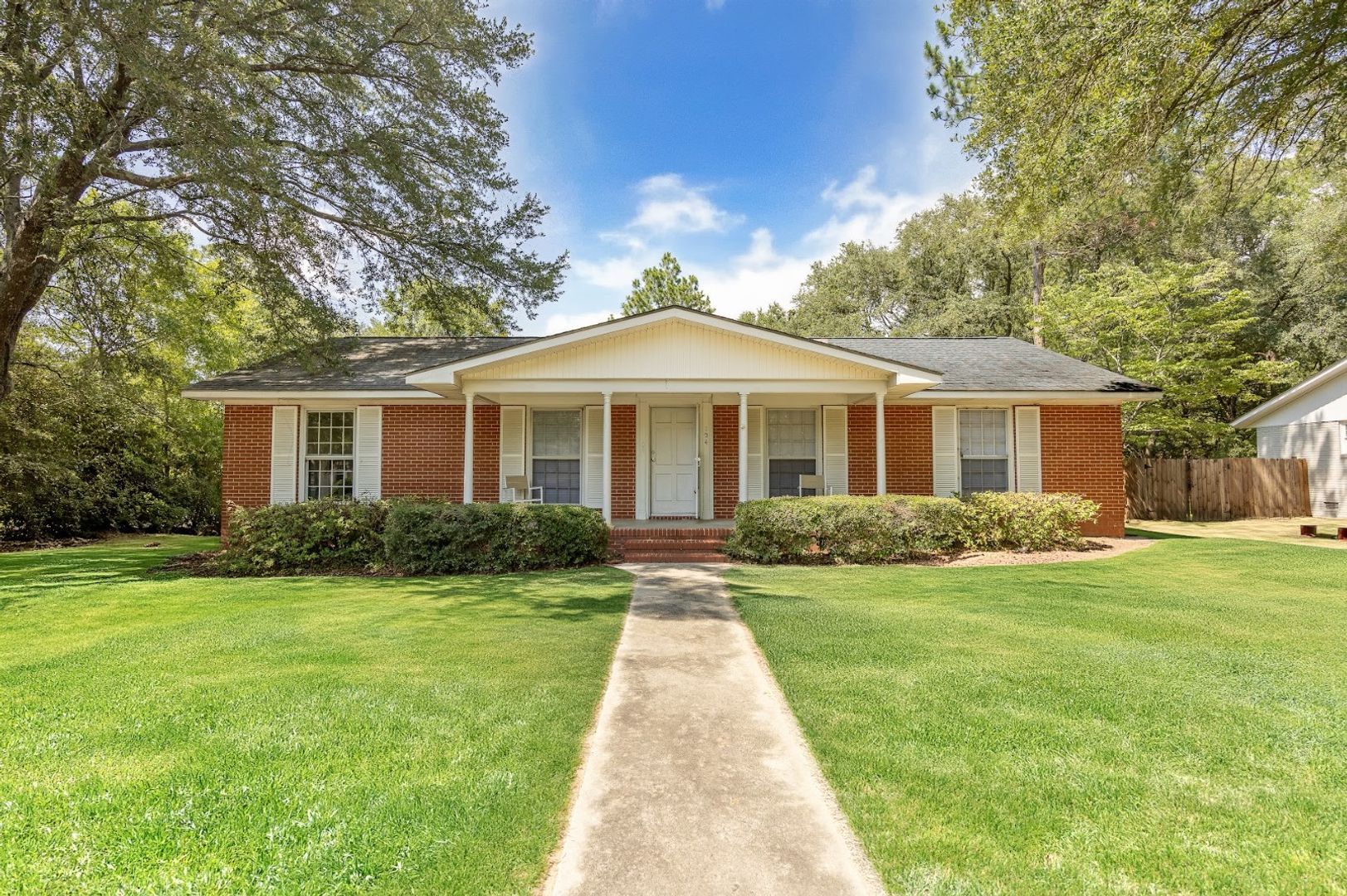 Statesboro House: 104 Herty Dr