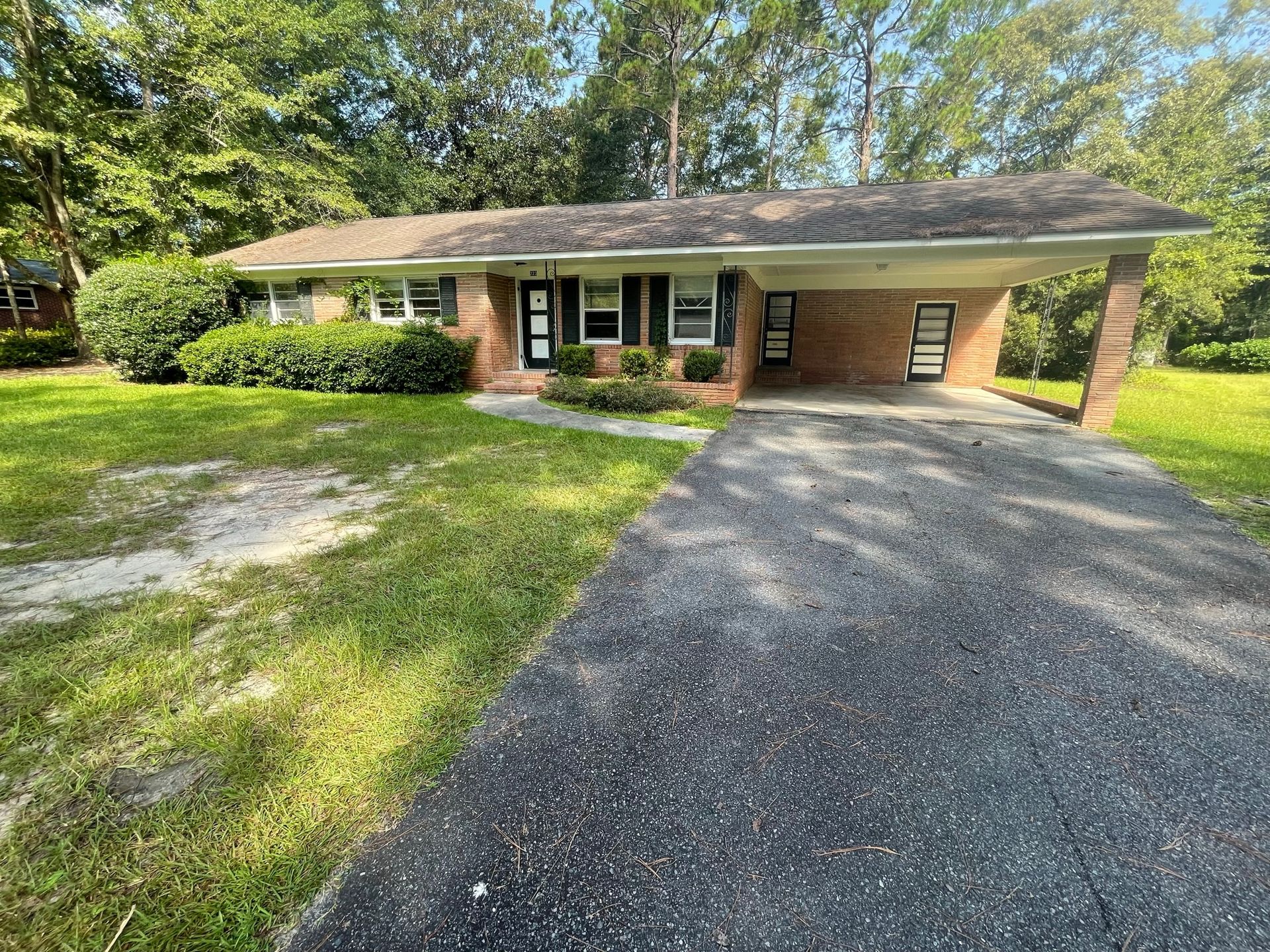 Statesboro Apartment: 223 S. Edgewood Dr.