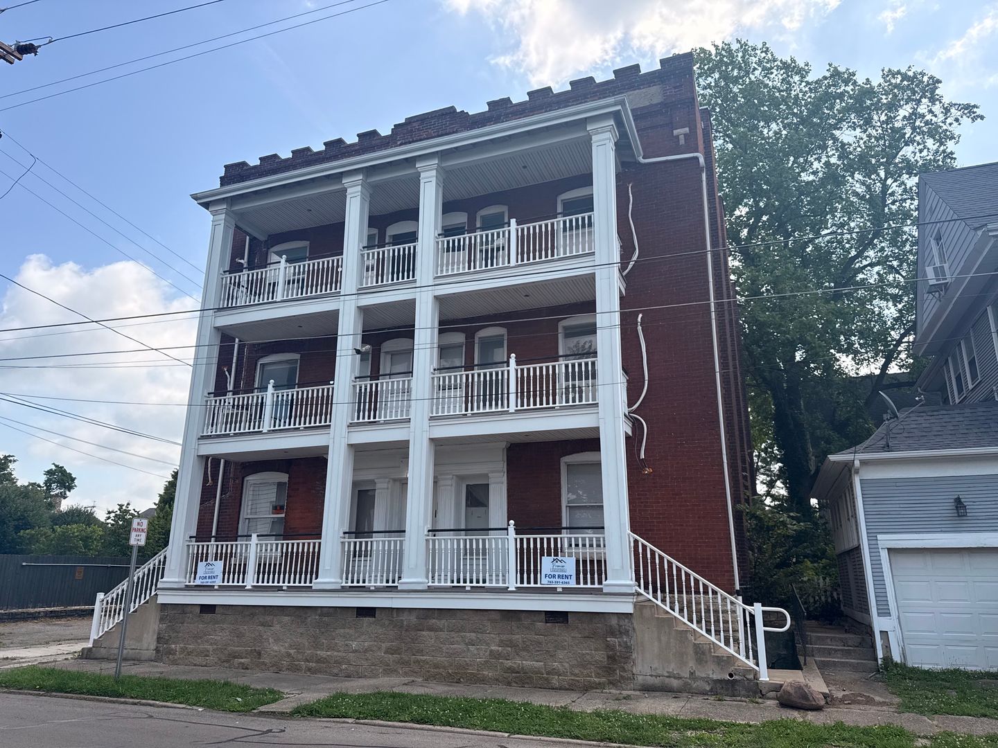 Muncie Apartment: 316 S Monroe St