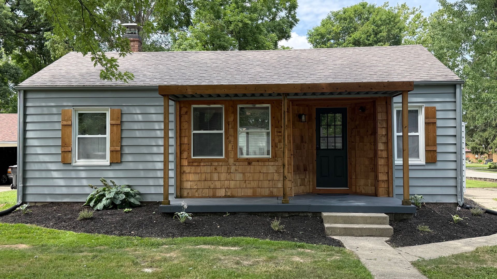 Anderson House: 3014 E 5th St