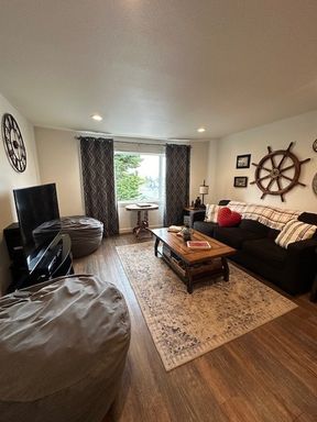 553 Chetco Ave #2