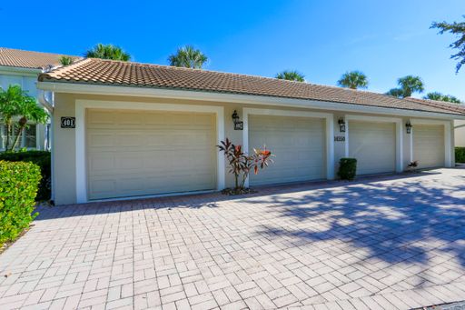 14550 Red Fox Run Unit 402, Naples, FL 34110