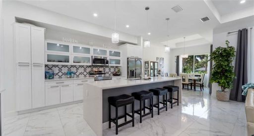 ***BEAUTIFUL-UNFURNISHED ANNUAL RENTAL***3+DEN***2 CAR GARAGE***NOW AVAILABLE*** – photo 1