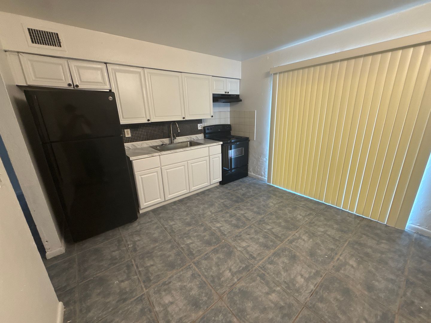 Fort Myers Apartment: 3950 Lora Street