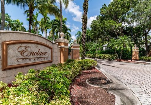 1260 Wildwood Lakes Boulevard  Unit 104, Naples, FL 34104