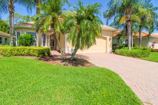 ** PRIVATE POOL HOME TWO FLOORS 4 BEDROOM/3BATH IN HUNTERS RIDGE BONITA SPRINGS AVAILABLE ** – photo 1