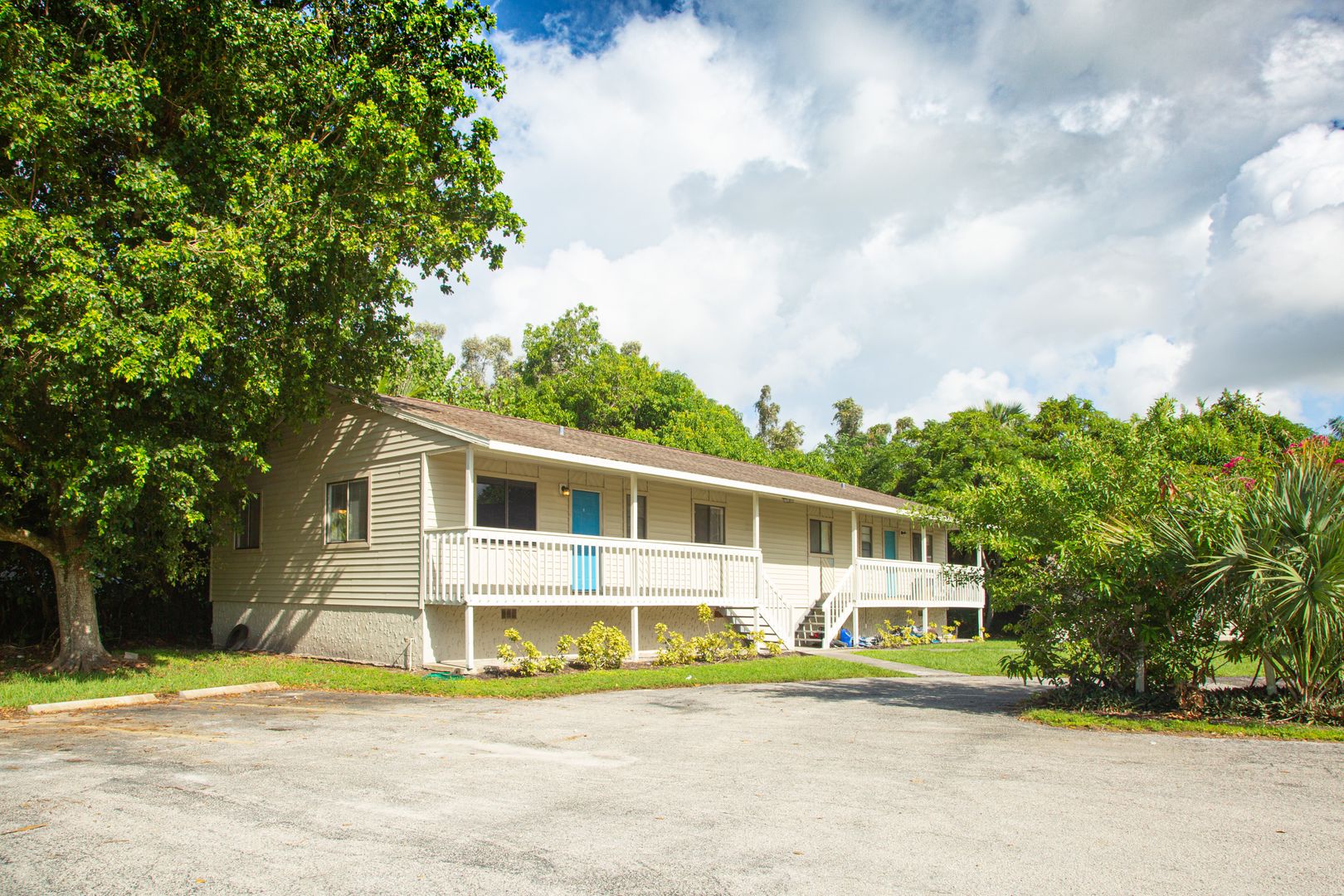 Naples Apartment: 2445 Thomasson Drive