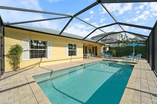 732 7th Avenue North, Naples, FL 34102