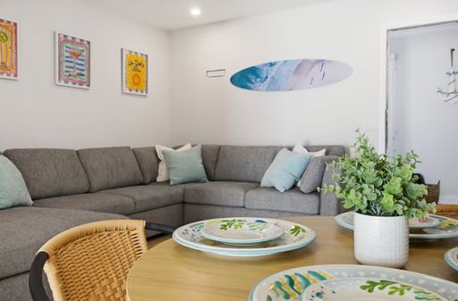 ***FURNISHED SEASONAL RENTAL***FULLY REMODELED**WEEKLY RENTALS AVAILABLE***NEAR DOWNTOWN NAPLES*** – photo 1