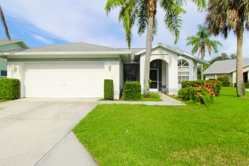 10201 Regent Circle, Naples, FL 34109