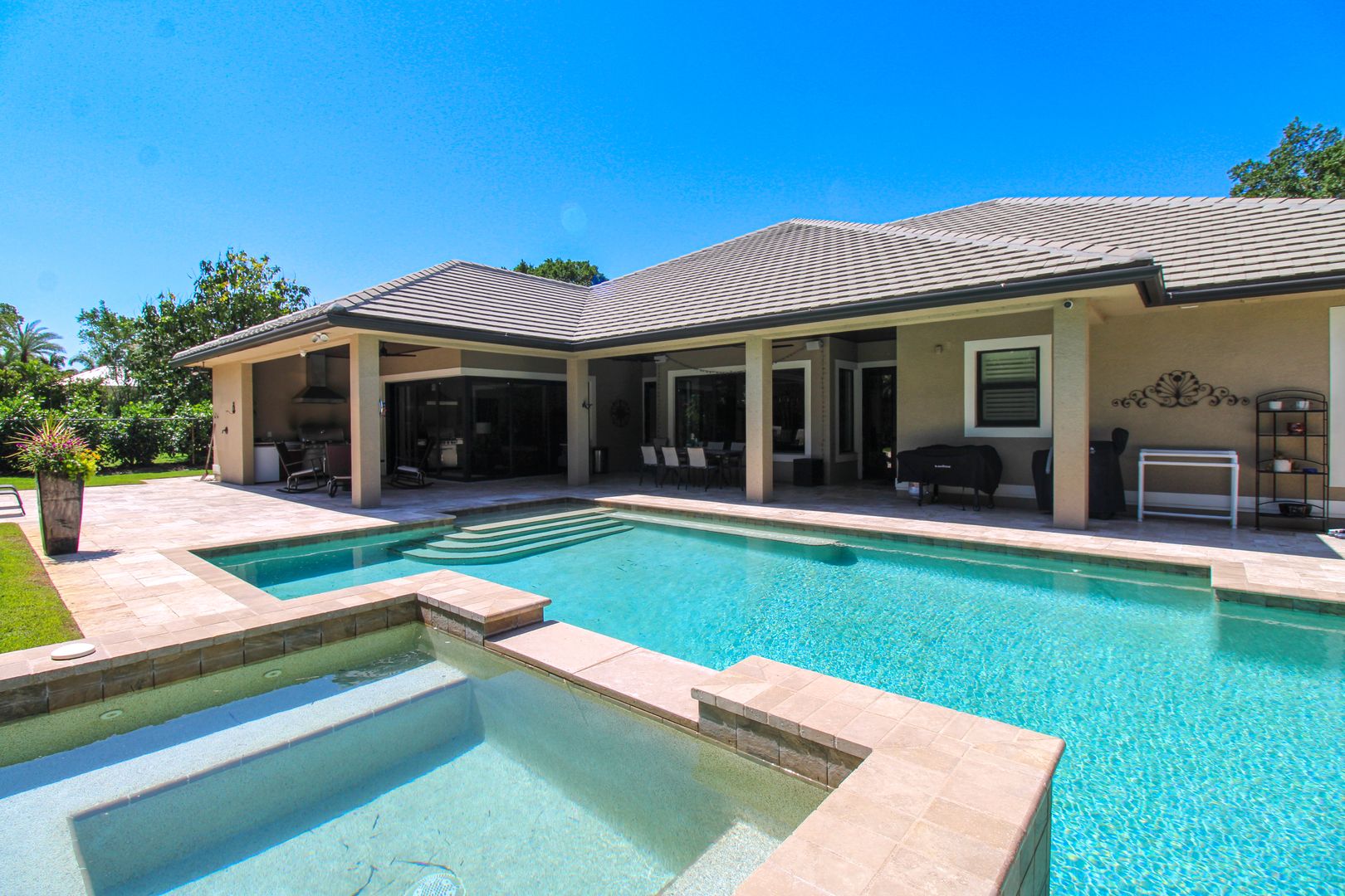 Naples House: 1900 Tiller Terrace