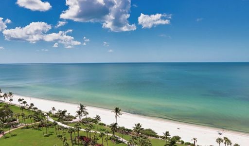 ** THE SAVOY PARK SHORE LUXURY ** BEAUTIFUL UPDATED 2-BEDROOMS PLUS A DEN\2 BATH MODERN PIECE OF PARADISE IN THE HEART OF PARK SHORE** SAVOY AT PARK SHORE ** GULF SHORE BLVD ** – photo 1