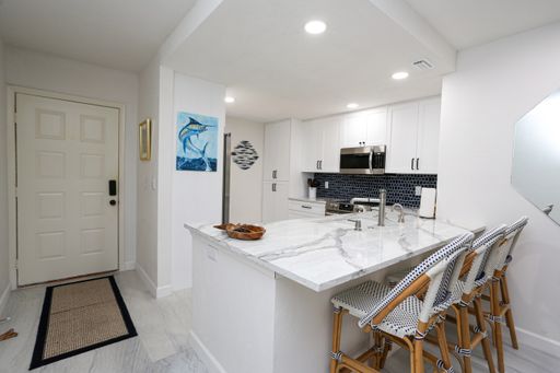 ** AVAILABLE FOR OFF SEASONAL RENTAL ** **QUIET COMMUNITY**AVAIL APRIL 2024*** – photo 1