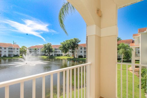 4630 St. Croix Lane #827, Naples, FL 34109