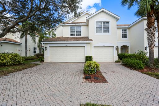 796 Hampton Circle, Naples, FL 34105