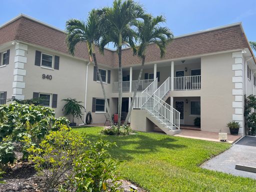940 3rd Street S Unit 202, Naples, FL 34102