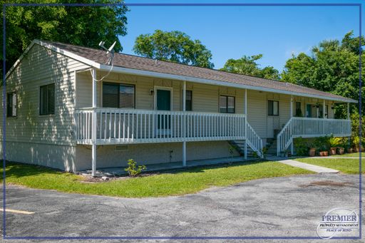 ***Ask about the TWO WEEKS FREE***2/2 DUPLEX***NO HOA***QUIET STREET***CLOSE TO DOWNTOWN*** – photo 1