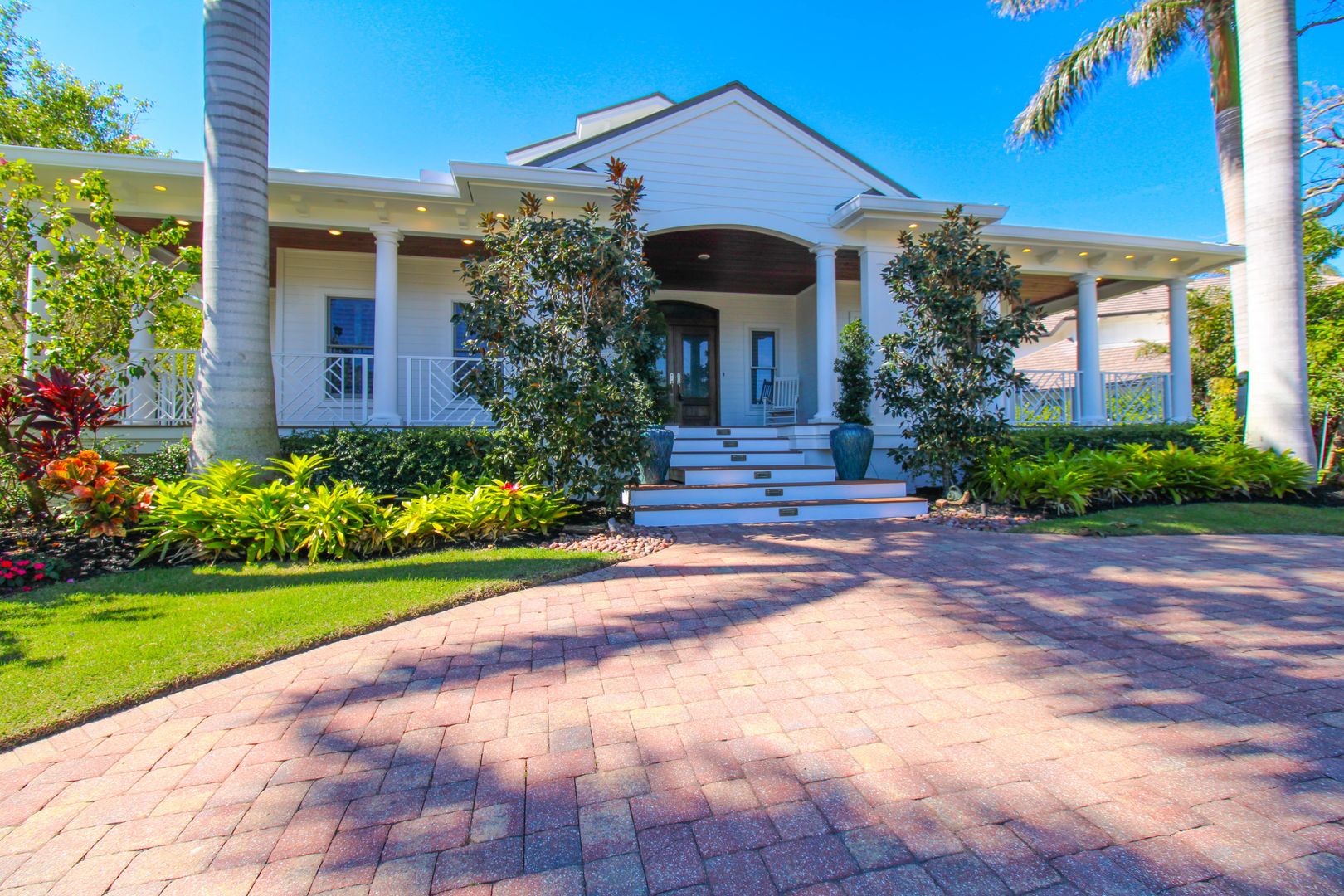 Naples House: 2150 Marina Drive