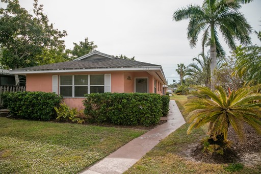 524 97th Avenue N Unit A, Naples, FL 34108