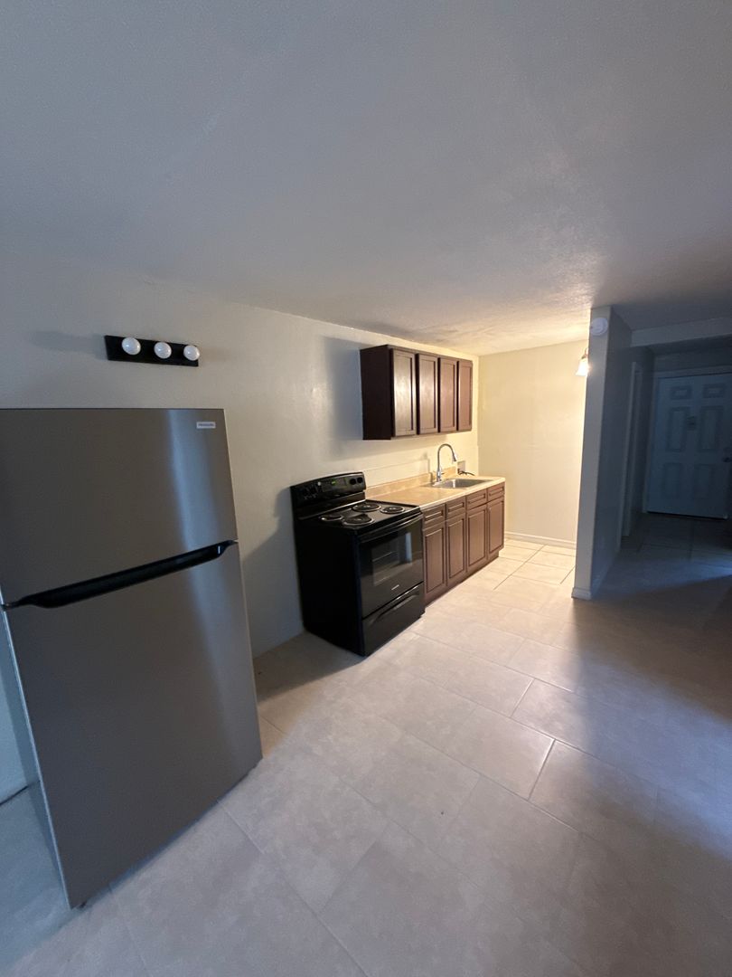 Fort Myers Apartment: 1838 French Street