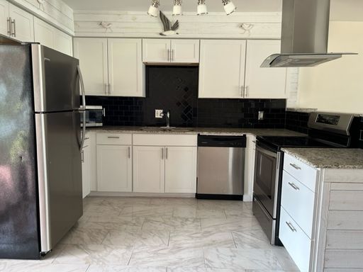 ** ANNUAL 2/2 UNFURNISHED HOME IS AVAILABLE STARTING MID SEPTEMBER 2026** – photo 1