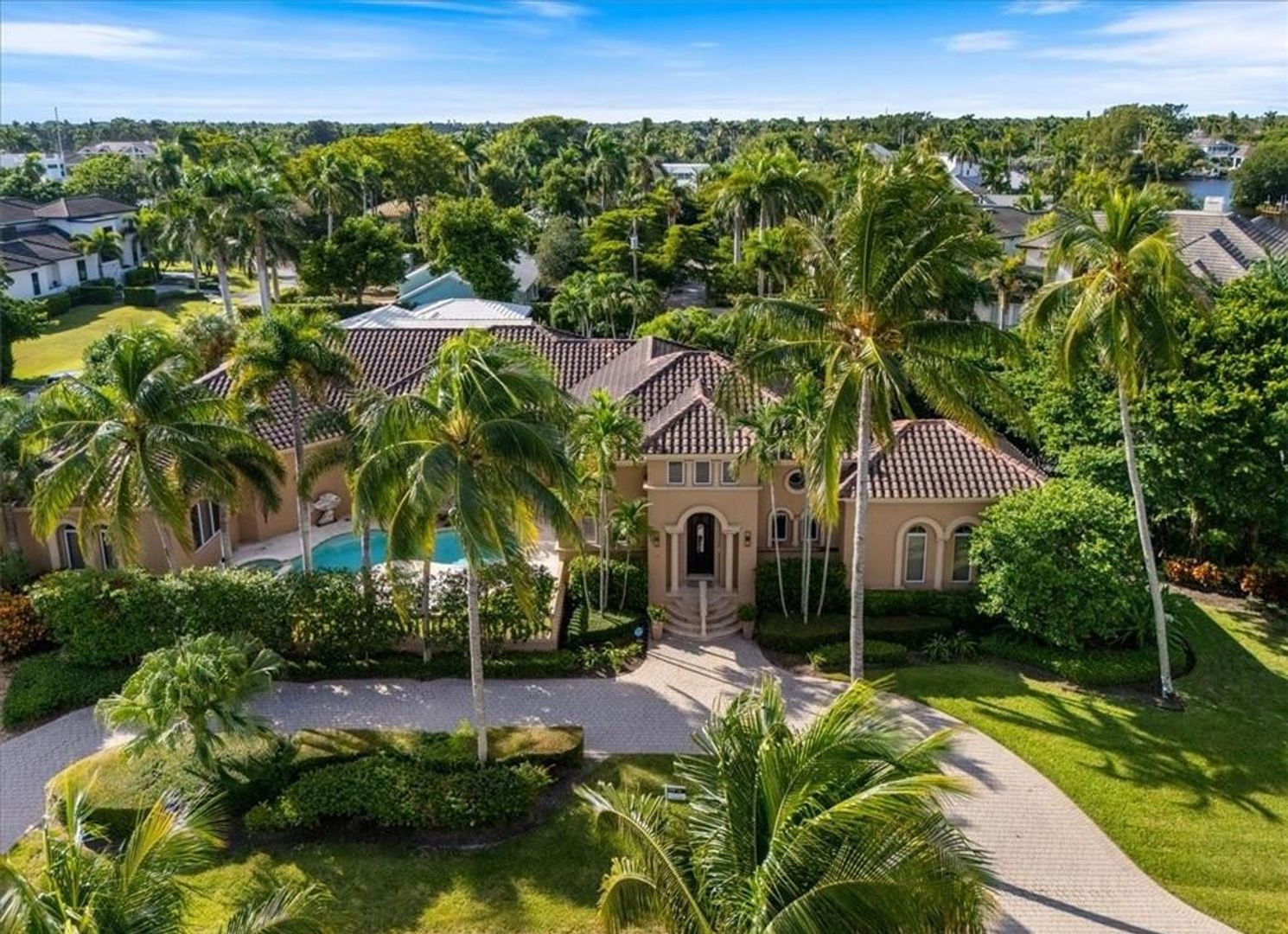 Naples House: 550 21st Avenue Street