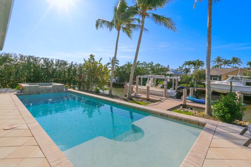 1480 Curlew Avenue, Naples, FL 34102