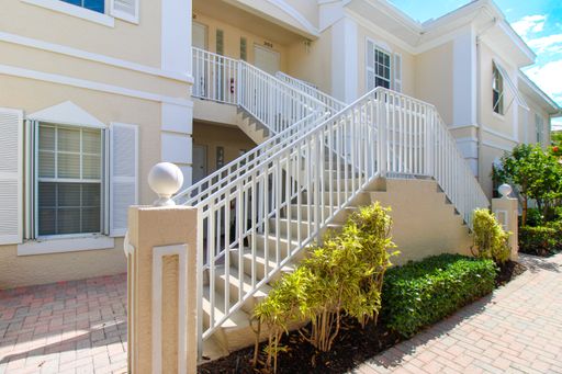 ***NORTH NAPLES***SWEET WATER BAY***FURNISHED SEASONAL RENTAL*** – photo 1