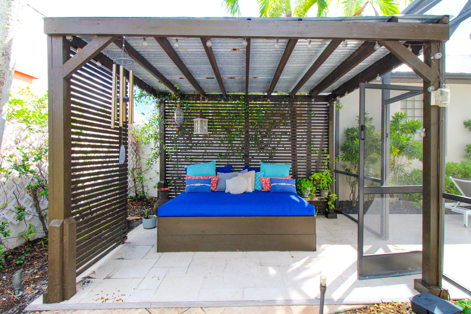 Naples House: 647 110th Ave North