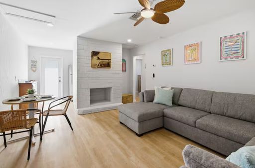 ***FURNISHED SEASONAL RENTAL***FULLY REMODELED**WEEKLY RENTALS AVAILABLE***NEAR DOWNTOWN NAPLES*** – photo 1
