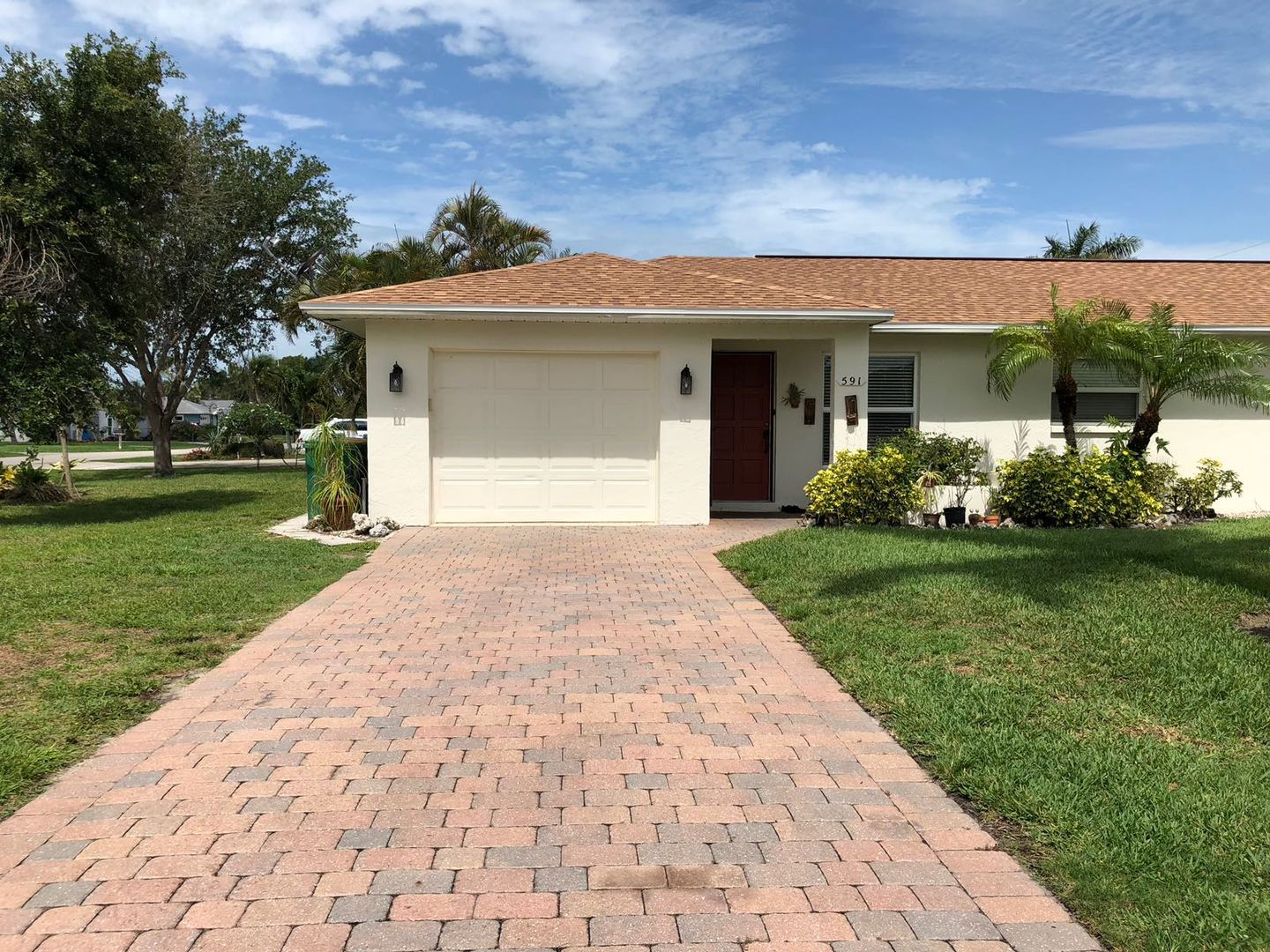 Naples House: 591 101st Avenue N