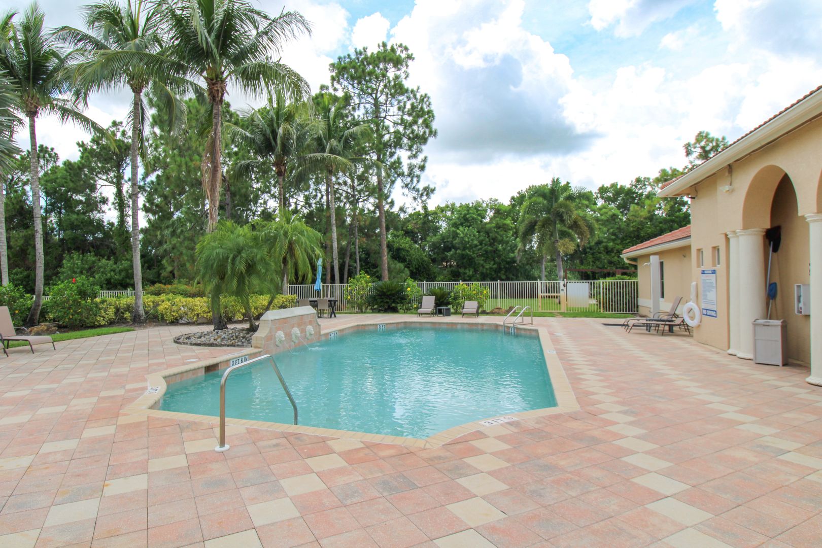 Naples Condo: 8215 Ibis Club Drive #102