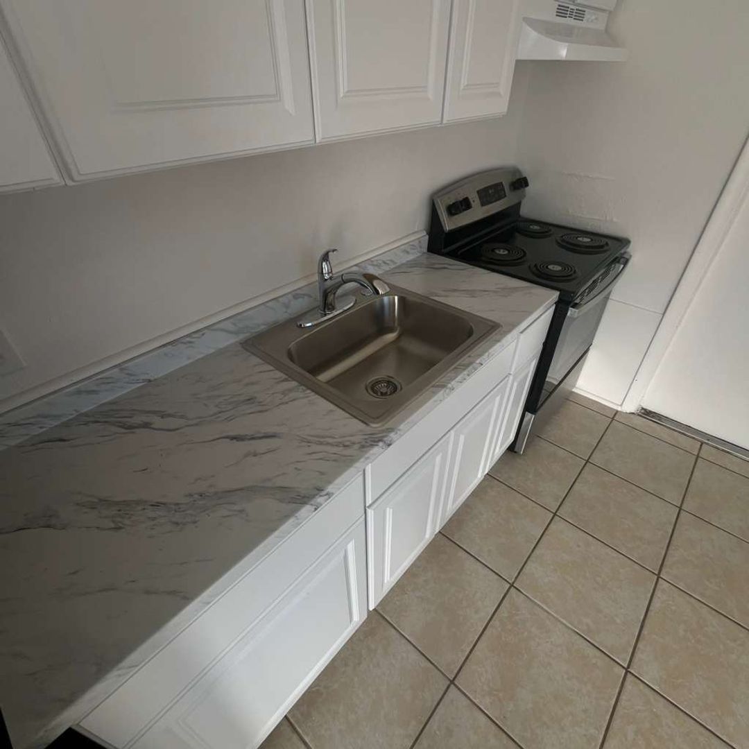 Fort Myers Condo: 3910 Lora Street